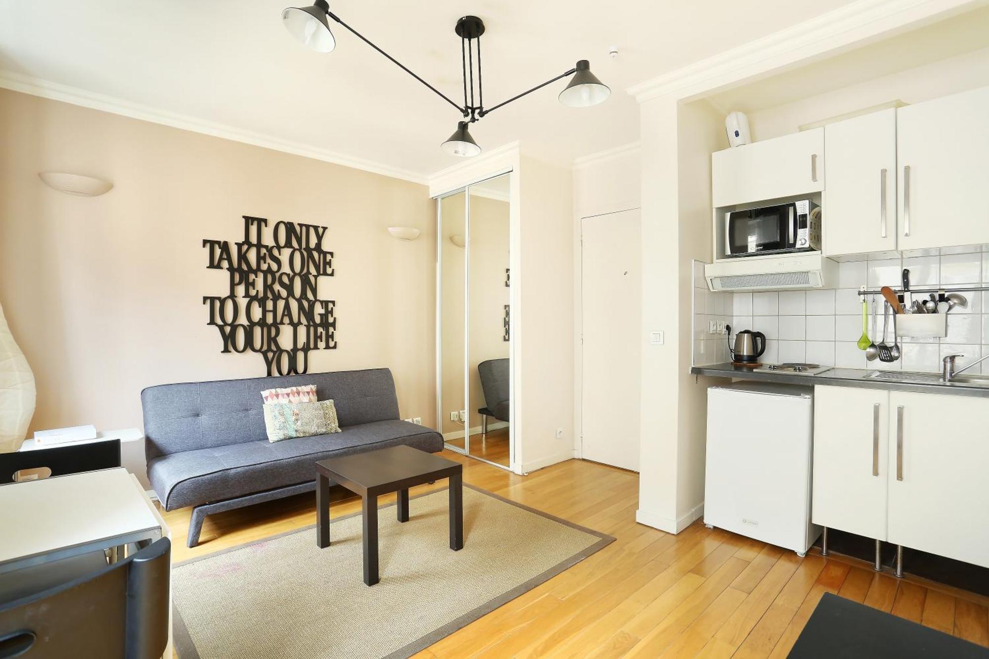 Pick A Flat's In Batignolles - Rue Biot Parijs