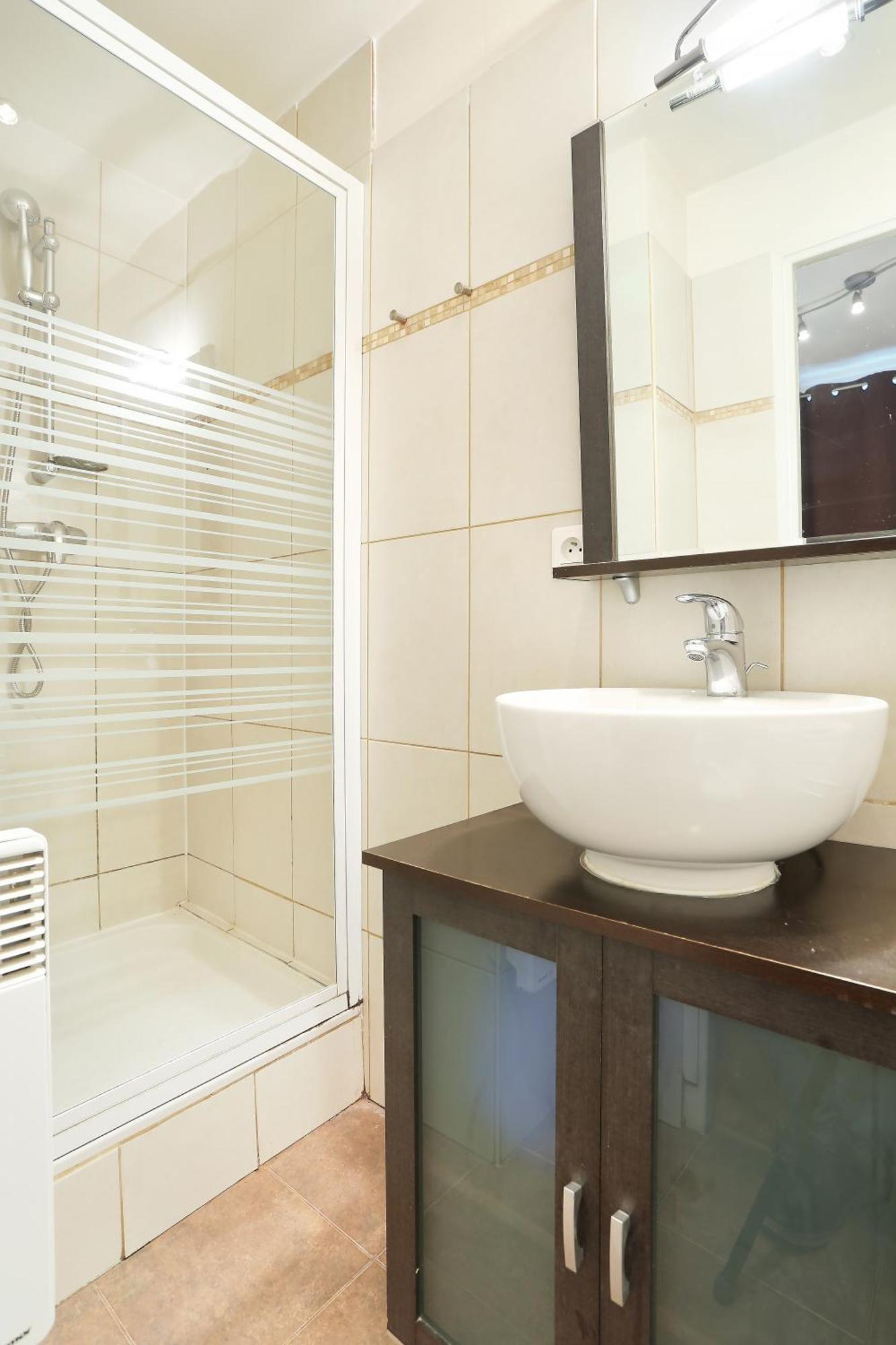 Pick A Flat's In Batignolles - Rue Biot * Parijs